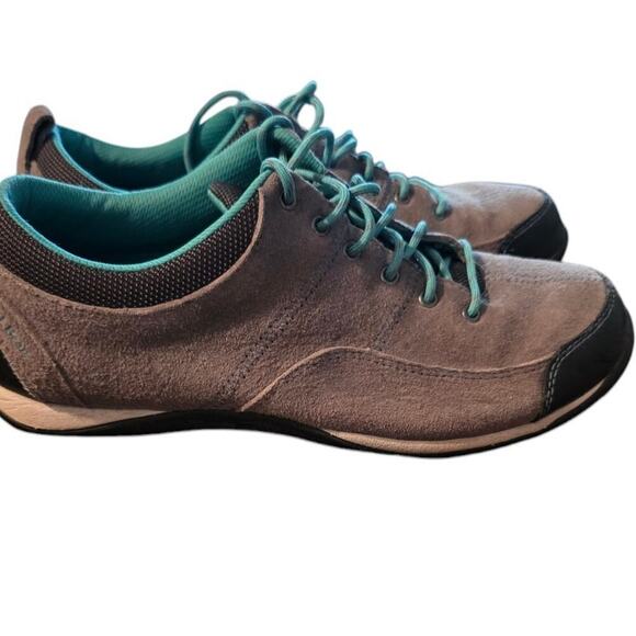 L.L. Bean Lace Up Shoe - Picture 2 of 6